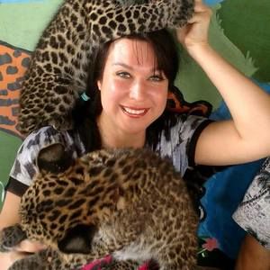 Meet your Posher, Julia